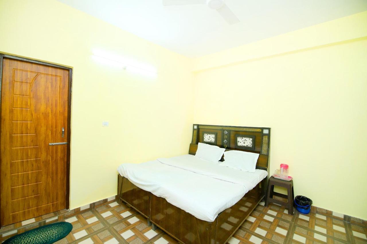Spot On 37977 Parth Home Stay 穆索里 外观 照片